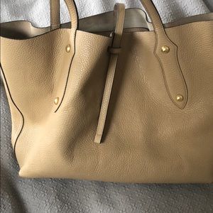 Neutral shoulder bag